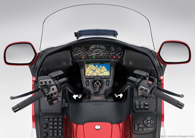 [honda_goldwing_2012_63.jpg]