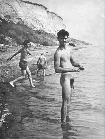 [vintage-beach-706263[5].jpg]