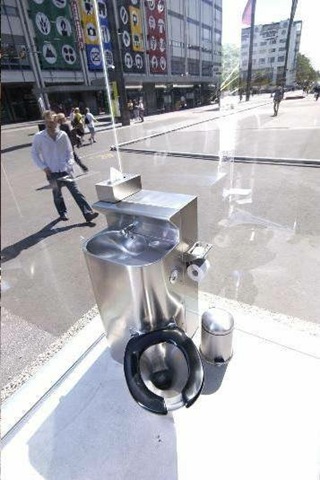 [insidetoliet[4].jpg]