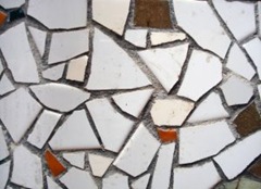calçada com mosaico