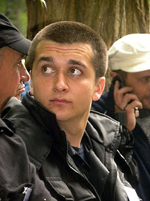 Сотрудники охранной фирмы "Инекс" и другие неизвестные с бейджами "Муниципальна охорона"