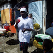 giving hotdogs in Munoz Batey (44).jpg