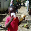 giving hotdogs in Munoz Batey (70).jpg
