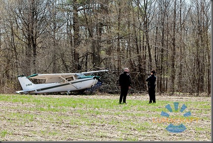 burlington_May 5, 2011
A Cessna 172 airplane with four people on board made an emergency landing in a farmer's field behind Corpus Christi Catholic Secondary school.
David A. Gilmour LPPO_MG_1951