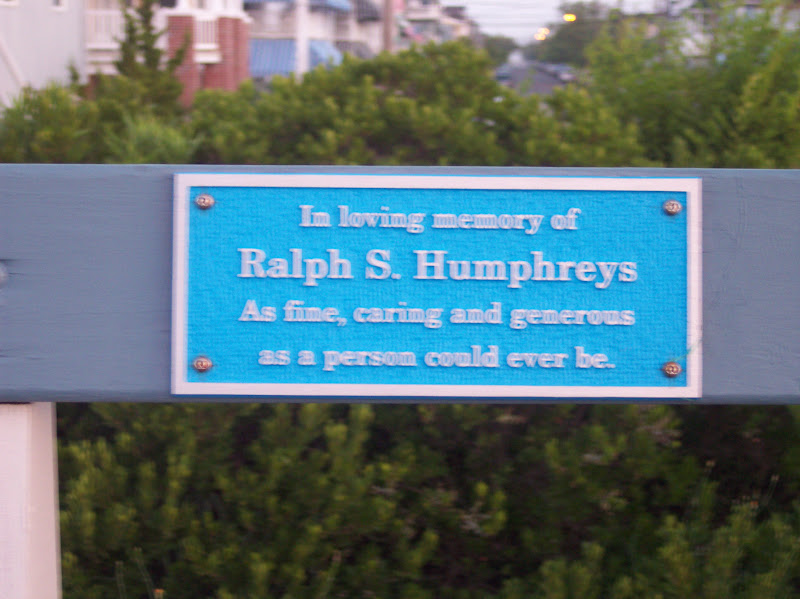 In loving memory ofRalph S. HumphreysAs fine, caring, and generous as a person could ever be.