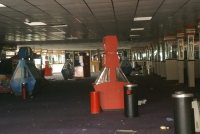 [Dreamland0242.jpg]