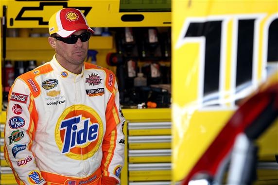 [2010 Martinsville Mar Kevin Harvick in garage[4].jpg]