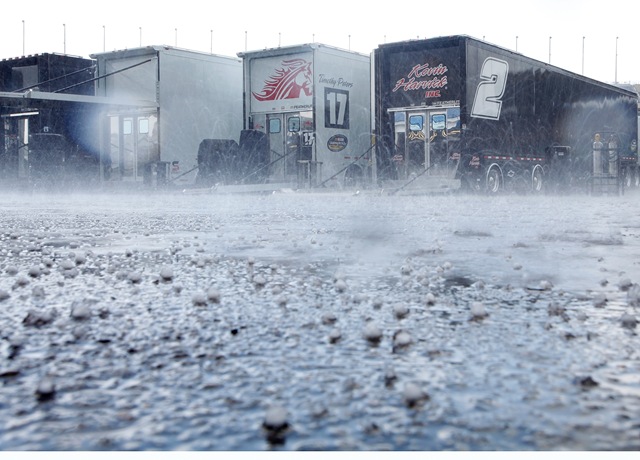 [Truck Kansas rain & hail[4].jpg]