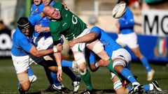Italy v Ire - tackle