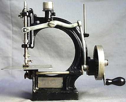 [sewing_machine_spencer_antique[5].jpg]