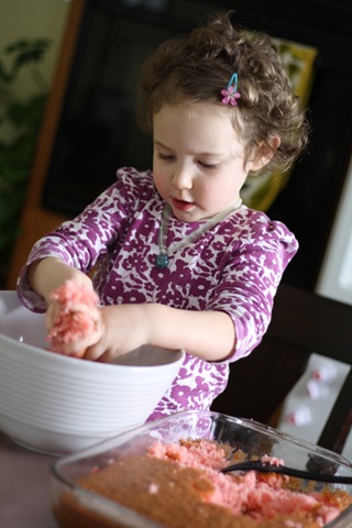 [CakePopsAliTableDancing0042.jpg]
