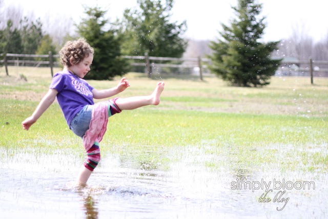 [Puddle Kicking[4].jpg]