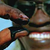 maldicao_petroleo_abre325x167.jpg