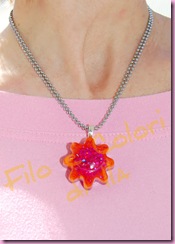 20100520-collana-SUN-MAKES-ME-HAPPY!-indossata-corta