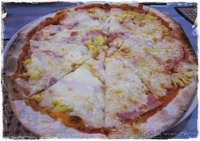 [pizza[8].jpg]