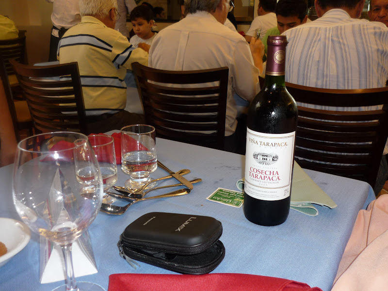 Carta de vinhos, por favor