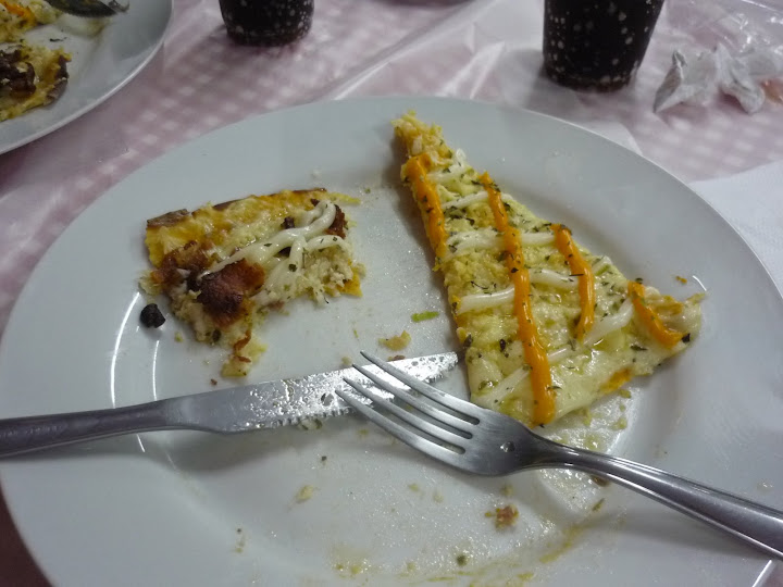 Pizza de n queijos com queijo cheddar! Uma boa ideia - agora, sem acento