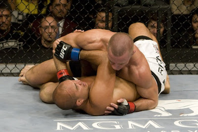 Жорж Сен-Пьер (Georges St. Pierre) и БиДжей Пенн (B. J. Penn)