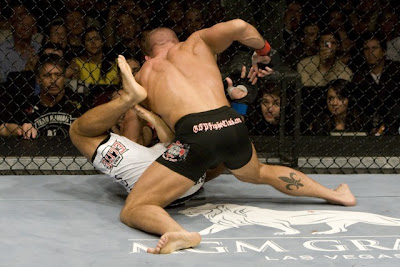 Жорж Сен-Пьер (Georges St. Pierre) и БиДжей Пенн (B. J. Penn)