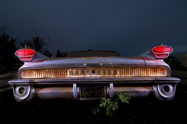 Abandoned-vehicle -and-night-photography