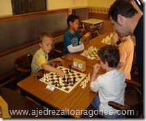 Una de las partidas que disputaron los chavales del Torneo “B”. 