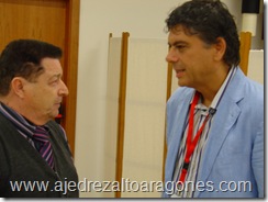 Buil conversando con Ochoa