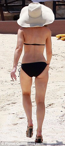 Hot Kate Beckinsale Bikini at Malibu Beach Kate Beckinsale show of hot bikini 2