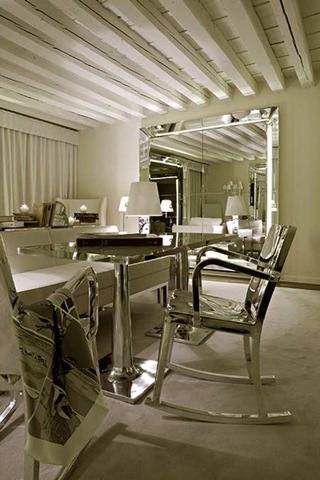[dzn_Palazzina-Grassi-by-Philippe-Starck-32[4].jpg]