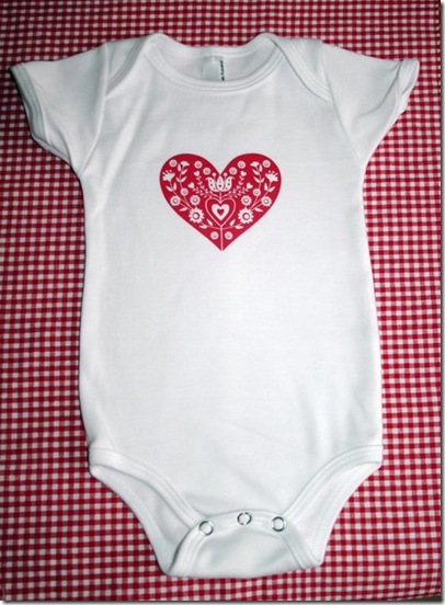 folksy heart onesie.dutchdoor.etsy