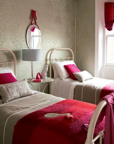 [pink&grey.easylivingmagazine.com[3].jpg]