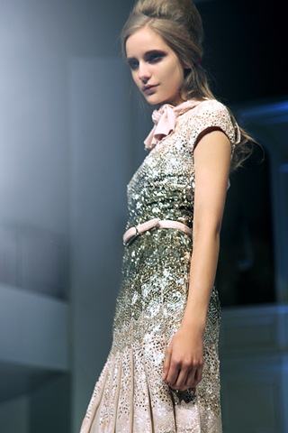 [PinkSparkle.delaRenta.PreFl10.elle[3].jpg]