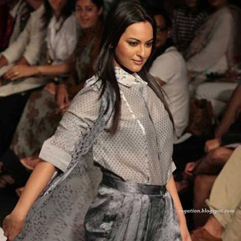 [sonakshi1116.jpg]