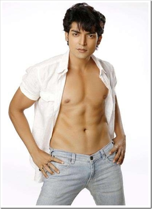 Shirtless Gurmeet Choudhary Shirtless Photos, Wallpapers