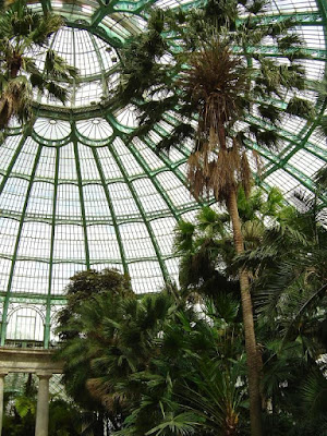 Laeken_Greenhouses_inside_dome.jpg