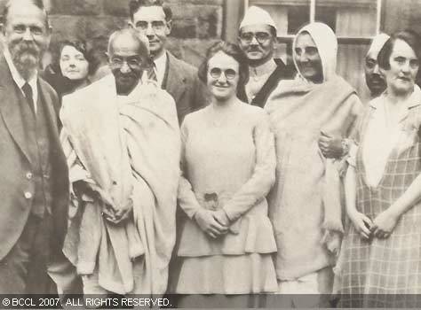 [gandhi[2].jpg]