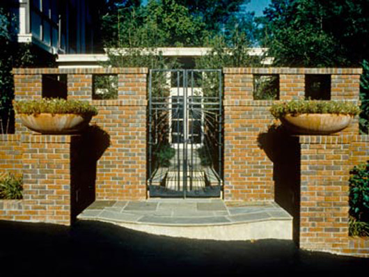 classic homes design with green garden