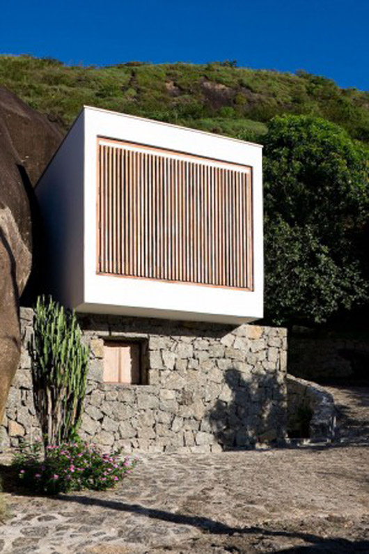 beach house box design stone wall