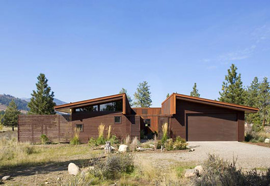 Cabin Design Wooden Home Decorating With Courtyard Walls - Exterior wooden home design exterior decorating ideas