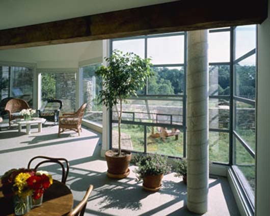 simple modern interior decorating glass wall