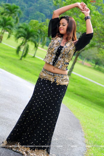 Indian masala girls in skirt/midi/chudi<br />
Indian masala girls in skirt/midi/chudi<br />