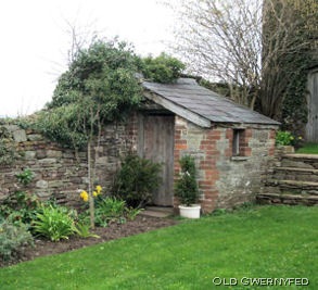 [gardenshedlargeoldgwernyfed4.jpg]