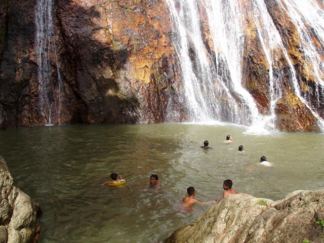 [waterfall-swim[3].jpg]