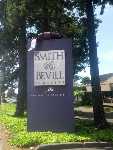 Smith and Bevill Giant Gift Box