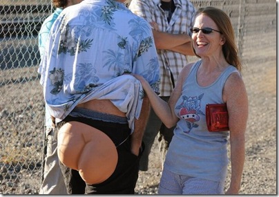 mostrando a bunda 9