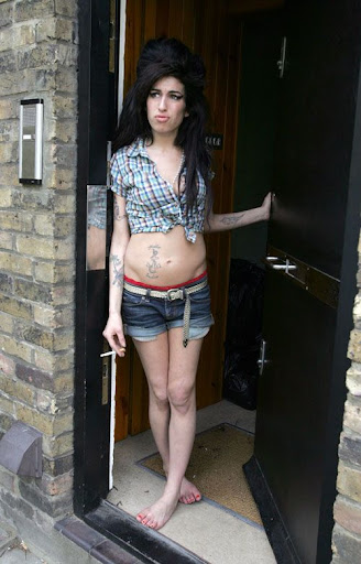 Amy Winehouse's pictures: bryanadams2007006it0gx8
