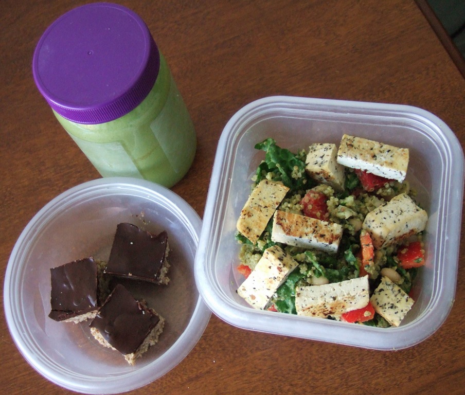 [lunch with elana's almond power bars[3].jpg]