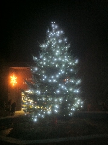 [Forks Christmas Tree[3].jpg]