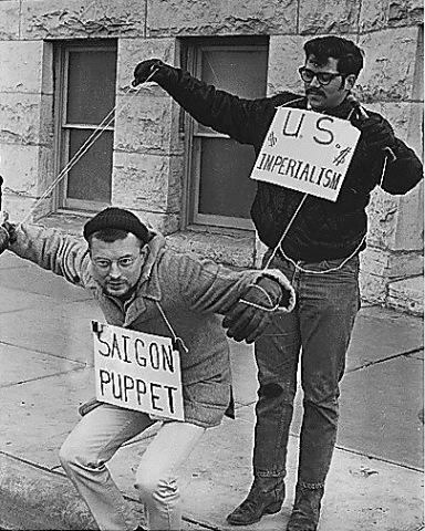 [Vietnam_War_protesters[2].jpg]