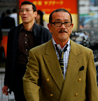 Handkerchief in the front pocket = style