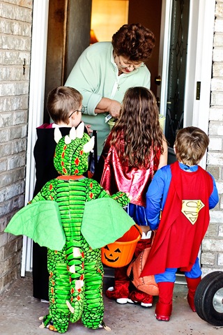 [trick or treat for web[4].jpg]
